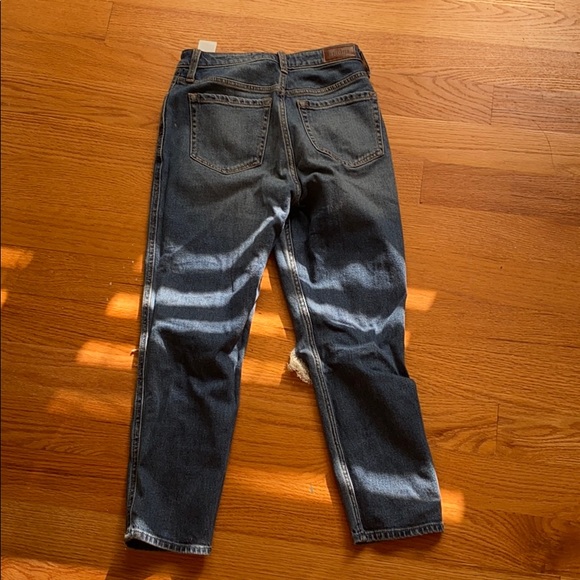 Hollister High Rise Mom Jeans - Picture 4 of 5